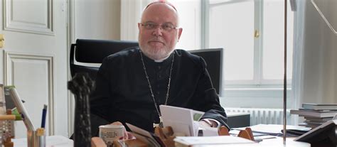 Marx, kilise temsilcilerinin işlediği cinsel taciz felaketinin ortak sorumluluğunu üstlenmek adına istifa kararı verdiğini açıkladı. Münchner Kardinal Marx will für Erzdiözese Jugendrat ...