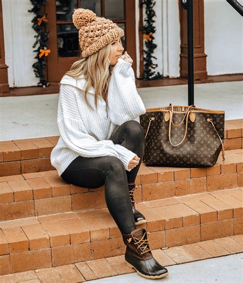 20 Ways To Style Leggings Winter Fashion Duck Boots Outfit Beanie