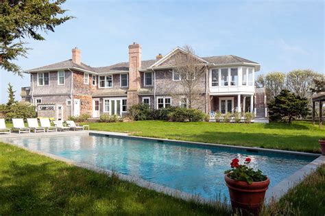 On the Market in the Hamptons - The New York Times