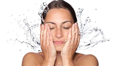 5 Mistakes Youre Probably Making When Washing Your Face Washing Face