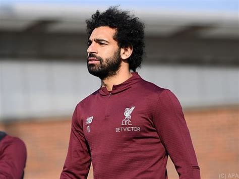 Mohamed salah celebrates with teammates after scoring the opening goal for liverpool during the second leg of the champions league against rb leipzig, 10/03/2021. Liverpool-Star Salah fordert mehr Respekt für Frauen ein ...