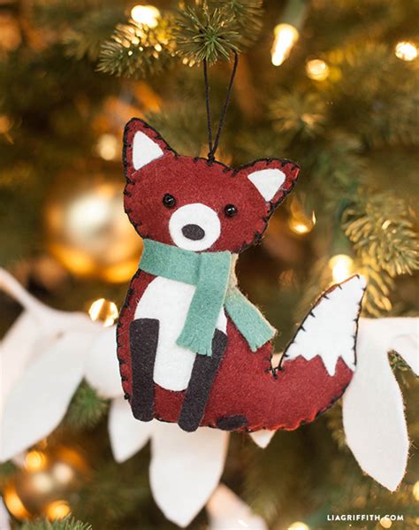 Today, i am sharing paper wall decor diy wall hanging craft ideas tutorial. #35 DIY Christmas Ornament Ideas: Homemade Felt Wood & Paper Ornaments