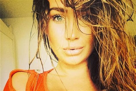 Lauren Goodger Shows Off Boobs N Steamy Post Shower Selfies 3am