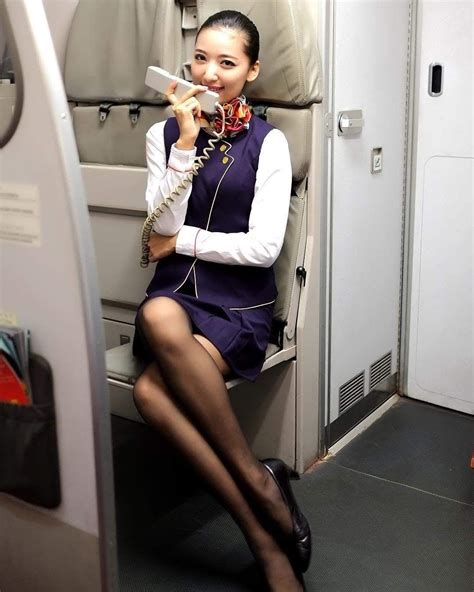 ボード「flight Attendant A Beautiful Woman Uniform Ca キャビンアテンダント 綺麗な女性 制服」のピン