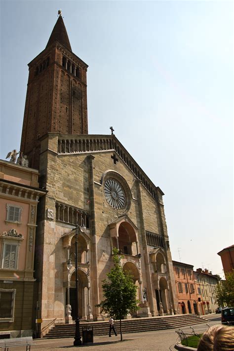 The right balance between innovation and tradition, harmony with the environment and recognition of the value of human beings has made the fratelli piacenza wool mills an example of excellence of made in italy at international level. Pasta babies from the pace of life in Piacenza