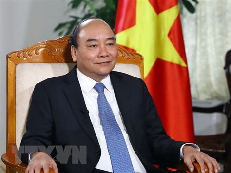 Tuyển việt nam tập trung toàn thời gian tại hà nội thay vì rèn quân ở hai địa điểm. PM Phúc shares secrets behind Việt Nam's success in ...