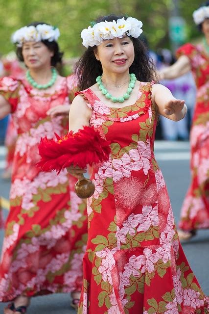 Hula Dancers Hawaiian Dancers Hula Dancers Hawaiian Outfit