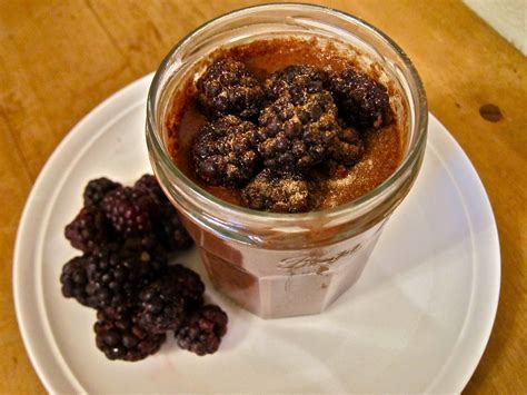 Add to that a little dose of chopped walnuts rich in phytochemicals and healthy fats and you have yourself a. Antioxidant Packed & Low Calorie Chocolate Berry Chia Pudding | Chia pudding, Low calorie ...