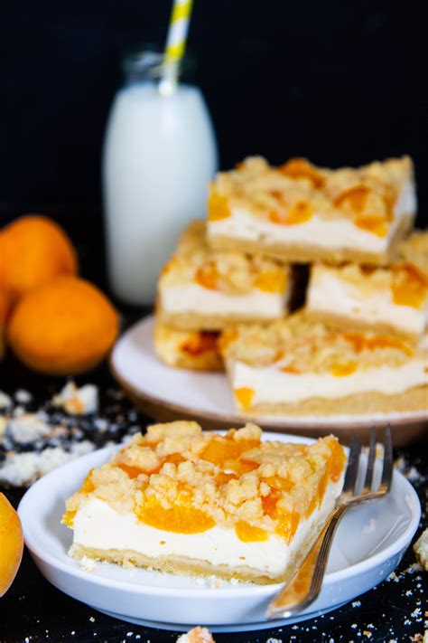 Hier paaren sie sich mit quarkcreme und süßen aprikosen. Quark -Streuselkuchen mit Aprikosen | Streusel kuchen ...