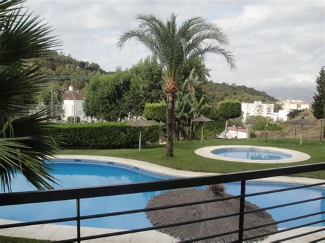 Reserva tu piso de alquiler junto al mar y viaja a la costa del sol: Alquiler casa en Malaga, Costa del Sol con piscina común y acceso a internet - Niumba