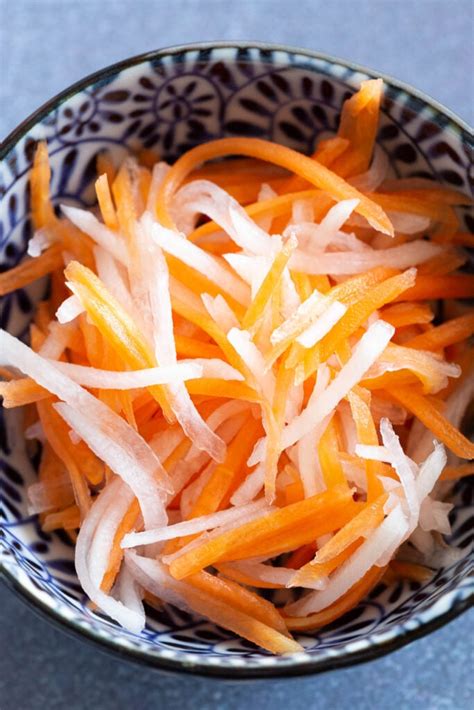 Quick Vietnamese Pickled Carrots And Daikon Do Chua Wandercooks