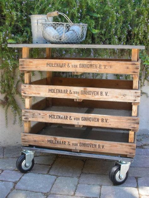 Admin garden tutorial and ideas 20 agosto 2019table, welding, weldingtable, wheels 0 comentarios. DIY: Cart made from pallets - inspiration. This would make ...