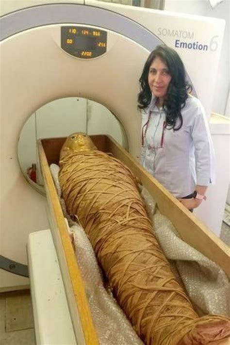 Setelah 3500 Tahun Meninggal Begini Wajah Mumi Firaun Usai Perbannya