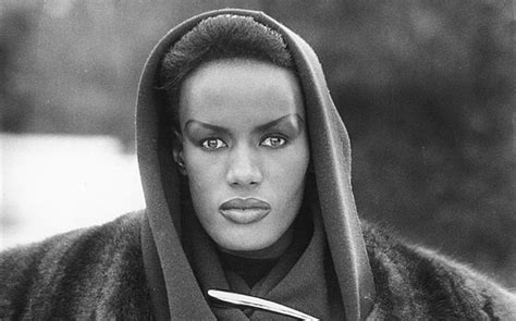 Grace jones walks the runway at the diesel show in new york, 2006. Grace Jones - Visto sul Web