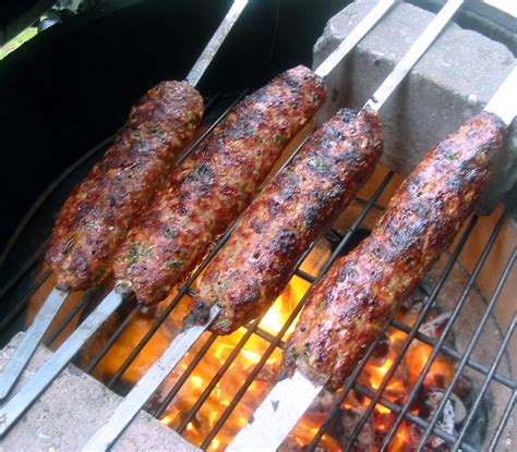 Guten tag mein onkel wollte mit mir morgen in einem resteraunt adana essen gehen. Adana Kebab | Grillforum und BBQ - www.grillsportverein.de