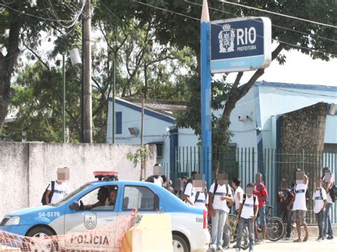 Portal Agreste Em Foco Pânico Ex aluno tenta invadir escola na zona