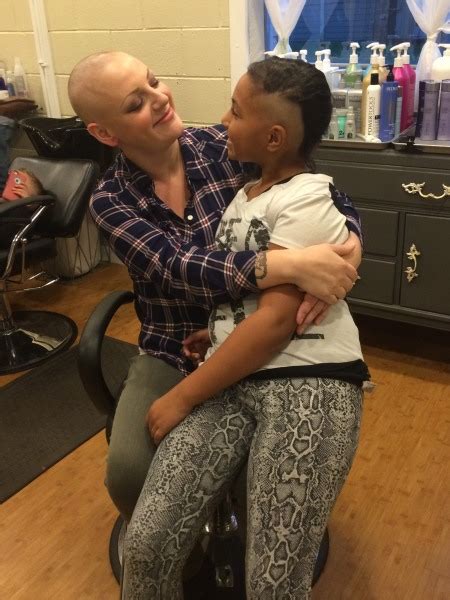 9 Year Old Shaves Head So Mom With Ovarian Cancer Doesnt Feel So Alone