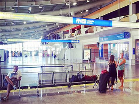 Informação em tempo real do estado das chegadas no aeroporto de lisboa. Arrivals and Departures at Faro Airport