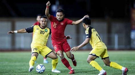 Fabri haryadi merupakan pesepak bola indonesia kelahiran bandung, 19 februari 1996. Timpang, Persib Cari Pemain Sayap Pendamping Febri ...