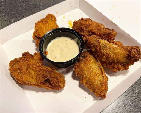 I tried Taco Bell’s chicken wings so you don’t have to. Here’s my