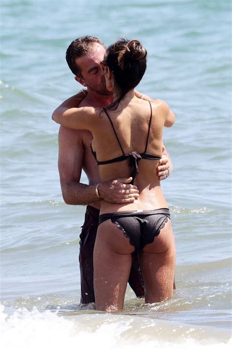Jordana Brewster Wears A Brown Bikini During A Pda Filled Beach Day