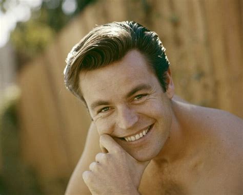 25 Portrait Photos Of A Very Young And Handsome Robert Wagner In The