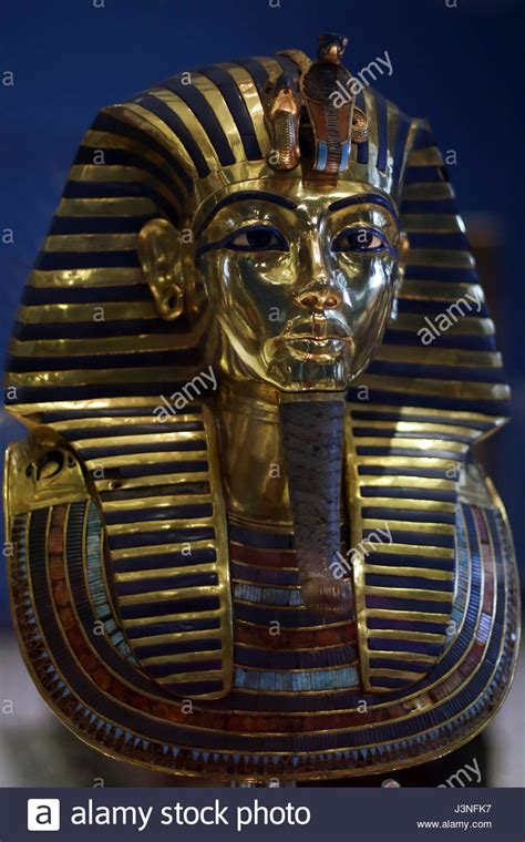 Cairo Egypt 6th May 2017 The Golden Burial Mask Of King Tutankhamun
