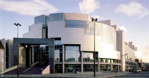 We did not go inside but only viewed it from the street. L'Opéra Bastille - L'Opéra national de Paris - Découvrir l ...
