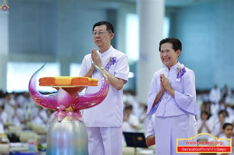 คำว่า วิสาขบูชา ย่อมาจาก วิสาขปุรณมีบูชา หมายถึง การบูชาในวันเพ็ญเดือน 6 หรือเดือนวิสาขะ (ถ้าปีใดมีอธิกมาส คือ มีเดือนแปดสอง. บทความประมวลภาพงานบุญ : งานบุญวิสาขบูชา พิธีทอดผ้าป่า ...