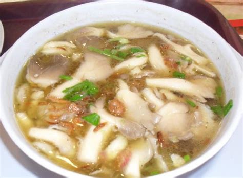 Kali ini resep sup diolah dengan cara sederhana dan rasanya dijamin enak lezat. Resep Cara Membuat Sup Jamur Putih - Jagat Resep
