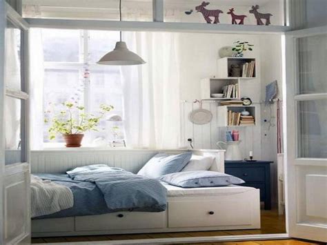 Bright colors and geometric designs. 14+ Wall Designs, Decor Ideas For Teenage Bedrooms ...