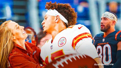Chiefs Patrick Mahomes S Wife Calls Out Bengals Player Faking Injury