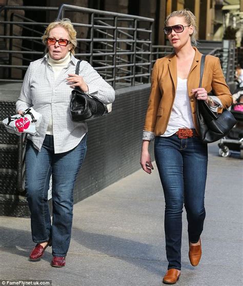 Katherine Heigl And Her Mother Spend Quality Time Together In The Big Apple Daily Mail Online