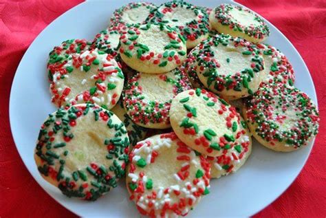 All of these will go along great with easy mexican desserts. Traditional holiday desserts from around the world: Galletas con chochitos by No Fear ...