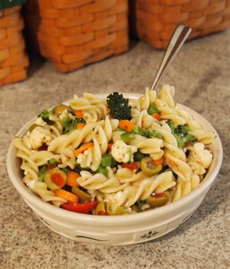 This summer pasta salad recipe is perfect for dinner on the patio, or packed ahead for a satisfying lunch. 'Spring Into Summer' Pasta Salad | PETA