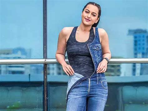From Flab To Fab Birthday Girl Sonakshi Sinhas Weight Loss Journey Unveiled News Point