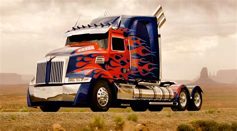 Transformers 4 age of extinction opens in theaters on june 27th, 2014. TRANSFORMERS 4 Set Photos: Optimus Prime and Two New Autobots