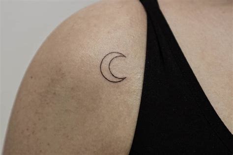 Update 75 Moon Outline Tattoo Best Esthdonghoadian