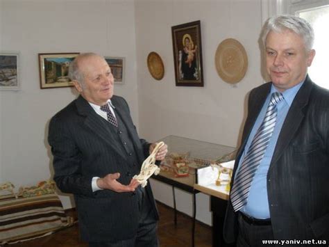 Розпис скринь юазувався на використанні традиційних загальноукраїнських орнаментальних мотивів, дотримані чіткої послідовності технічних прийомів виконання цього розпису. ХПТУ-14 Художнє професійно-технічне училище №14 - Каталог ...