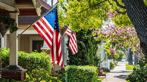 veteran says he s forced to sell home after hoa fines him for hanging us flag in flower pot
