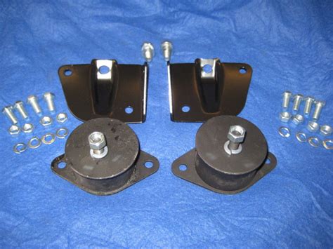 Mgb Rubber Bumber Engine Mounts Brackets And Screws Kit 1975 On