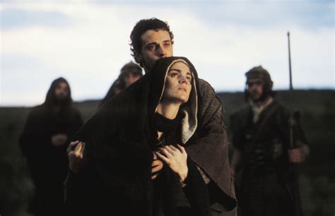 De los actores del reparto solamente son conocidos madame moreau como la virgen maría y monsieur moreau como josé. Galería de imágenes de la película La Pasión de Cristo 6 ...