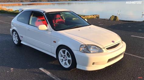See This Trashed Civic Type R Get Restored To All Its 1990s Glory