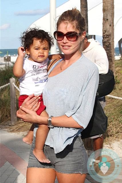 Doutzen Kroes And Son Phyllon In Miami Growing Your Baby