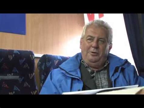 I když premiér o tomto postu zatím neuvažuje, přejí mu čísla bookmakerů. Miloš Zeman vypráví vtip - YouTube