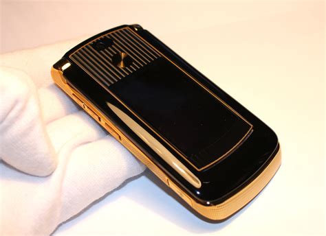 Điện Thoại Motorola V8 Luxury Edition Gold Chính Hãng