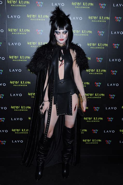 The german model's been teasing her 2018 costume for the last few weeks, knowing full well that people like me are constantly refreshing our instagram feeds for. Grace Elizabeth - Heidi Klum's Halloween Party 10/31/2018 ...