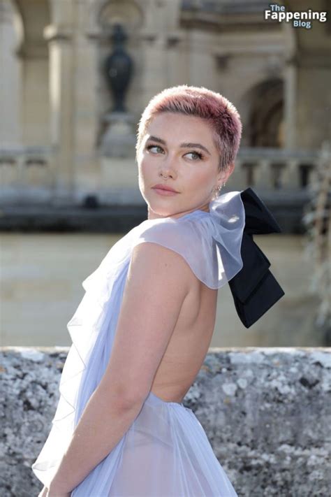 florence pugh flashes her nude tits at the valentino haute couture show in paris 26 photos