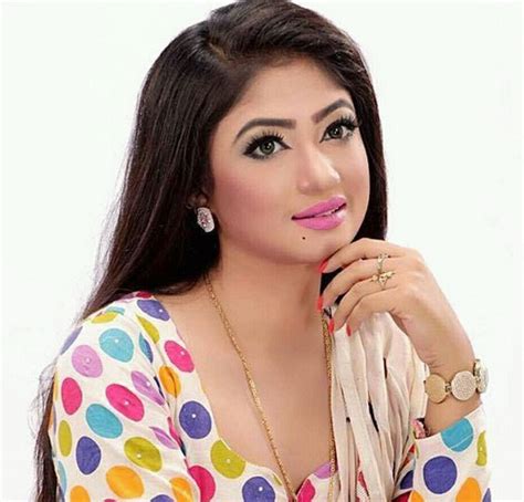 Achol Akhe Actress Height Weight Age Boyfriend Biography And More