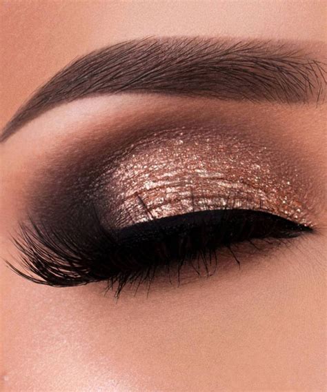 65 Pretty Eye Makeup Looks Shimmery Gold Eye Shadow Look